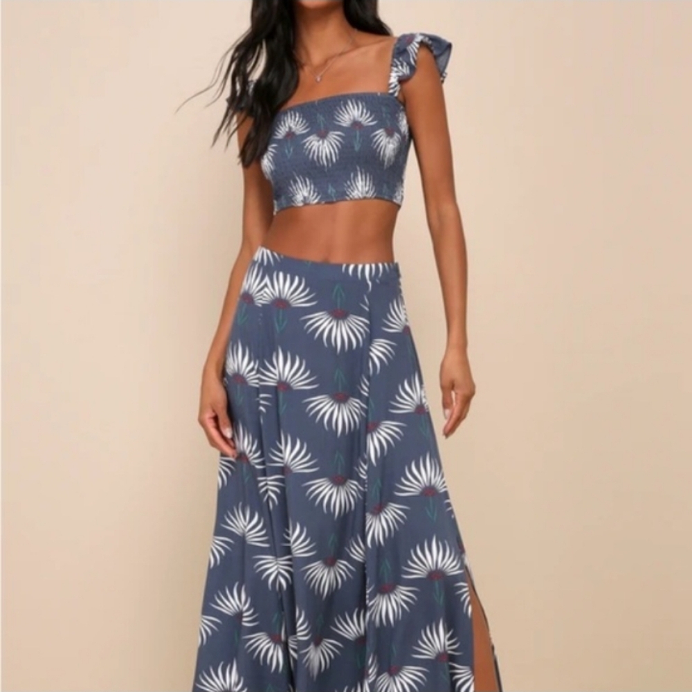 Lulu's Navy Floral Maxi Skirt Size M